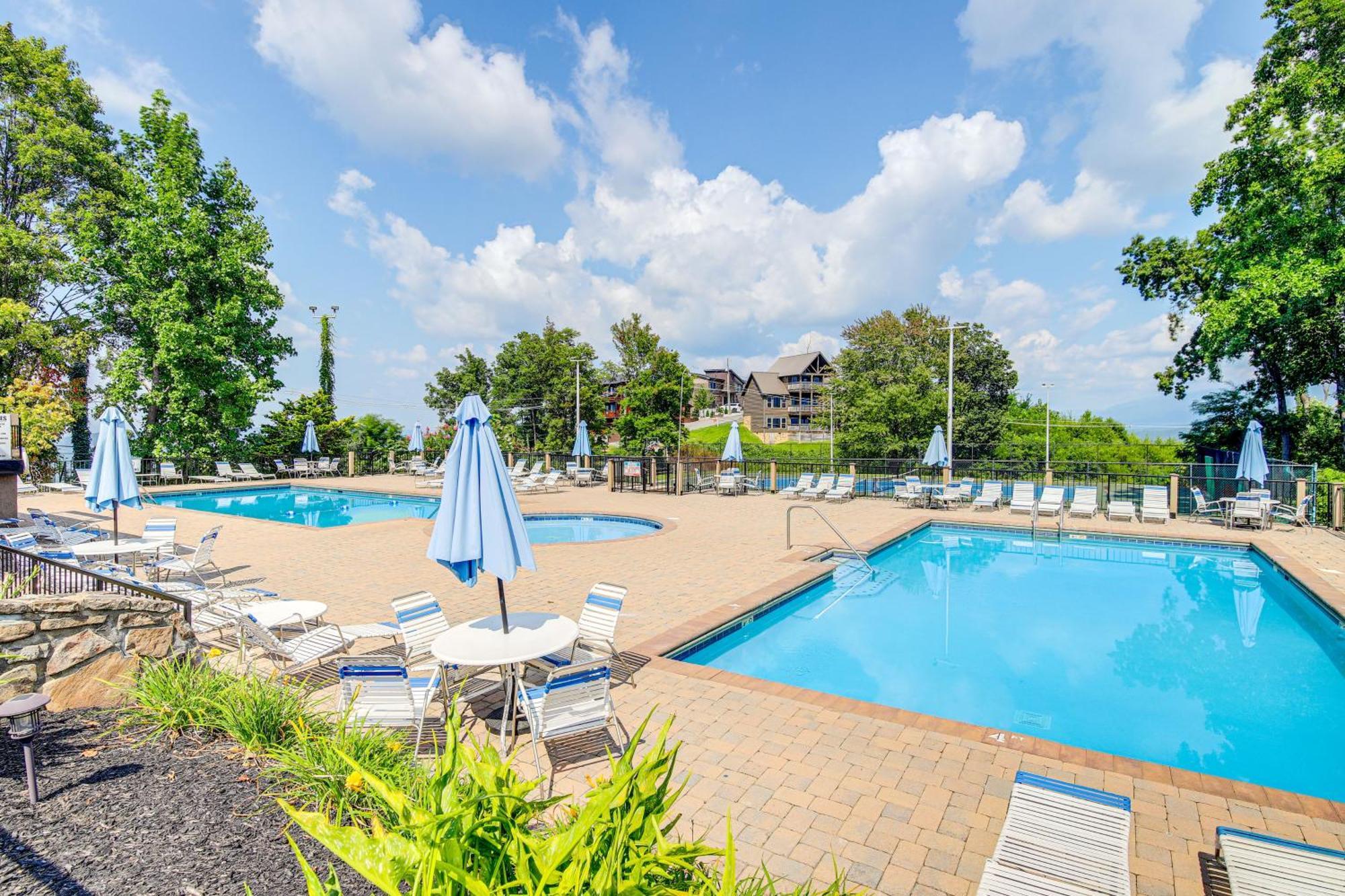 Gatlinburg Vacation Rental Balcony With Hot Tub! מראה חיצוני תמונה