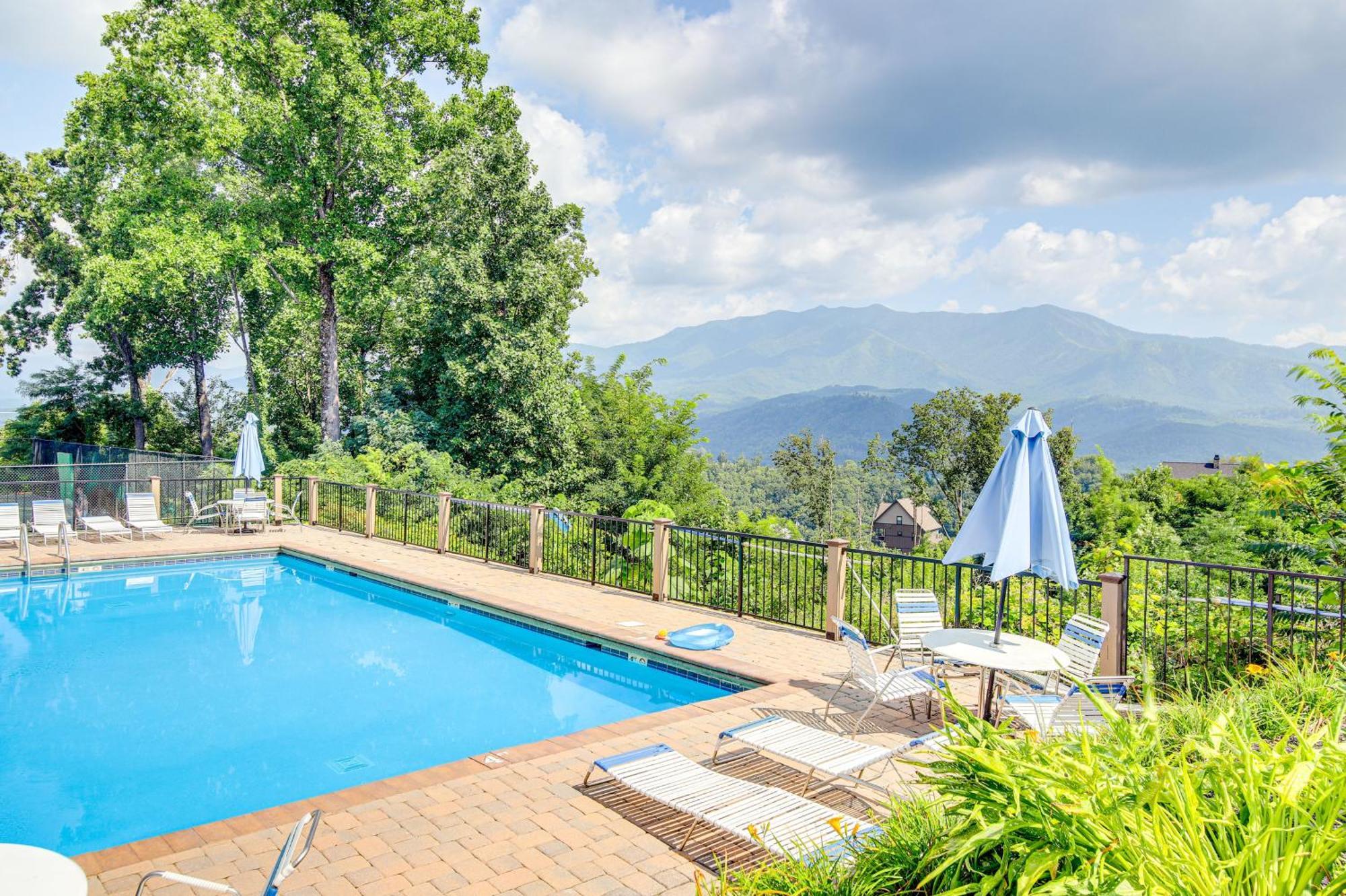 Gatlinburg Vacation Rental Balcony With Hot Tub! מראה חיצוני תמונה